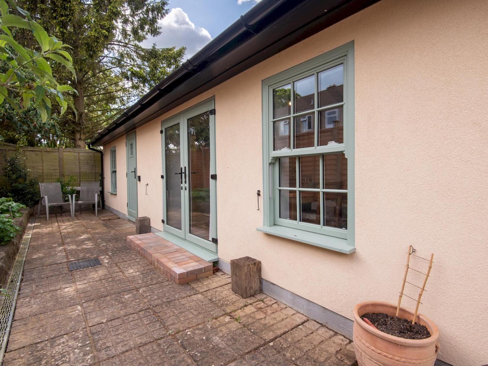 Pass The Keys Charming Garden Cottage With Parking Bath Exterior photo