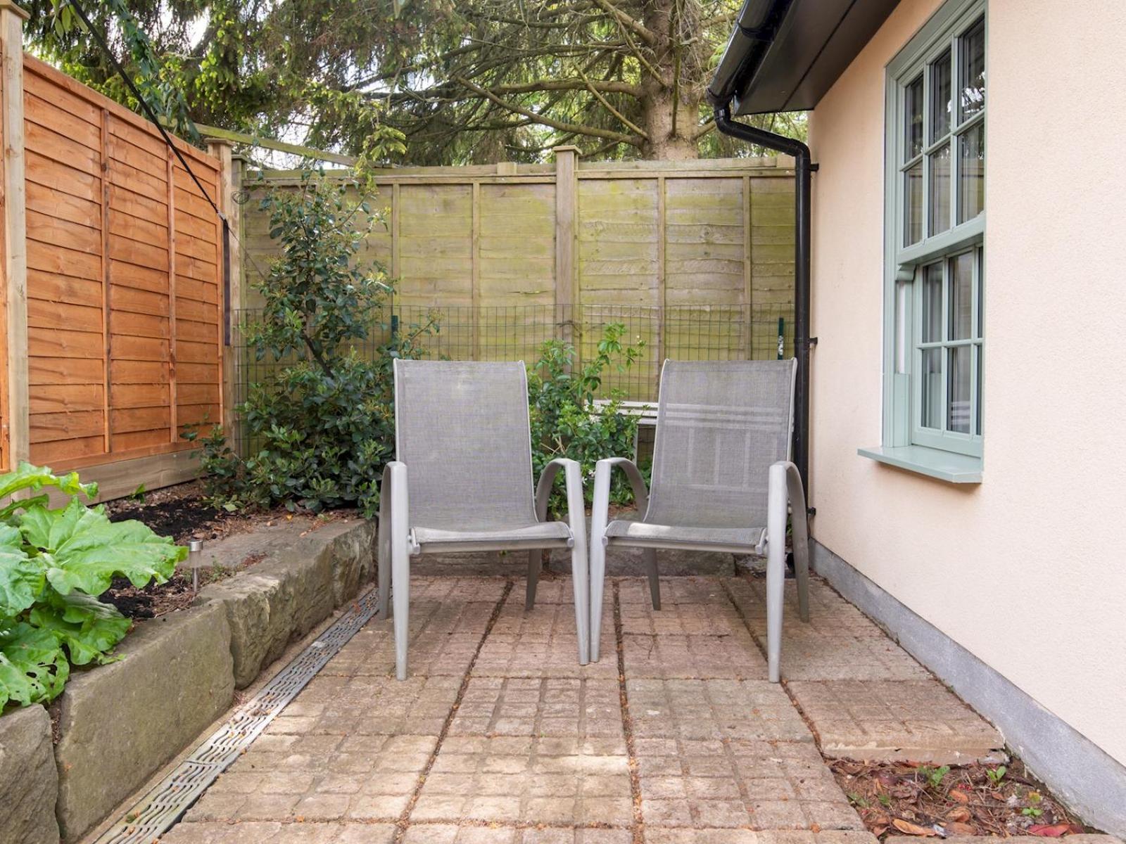 Pass The Keys Charming Garden Cottage With Parking Bath Exterior photo